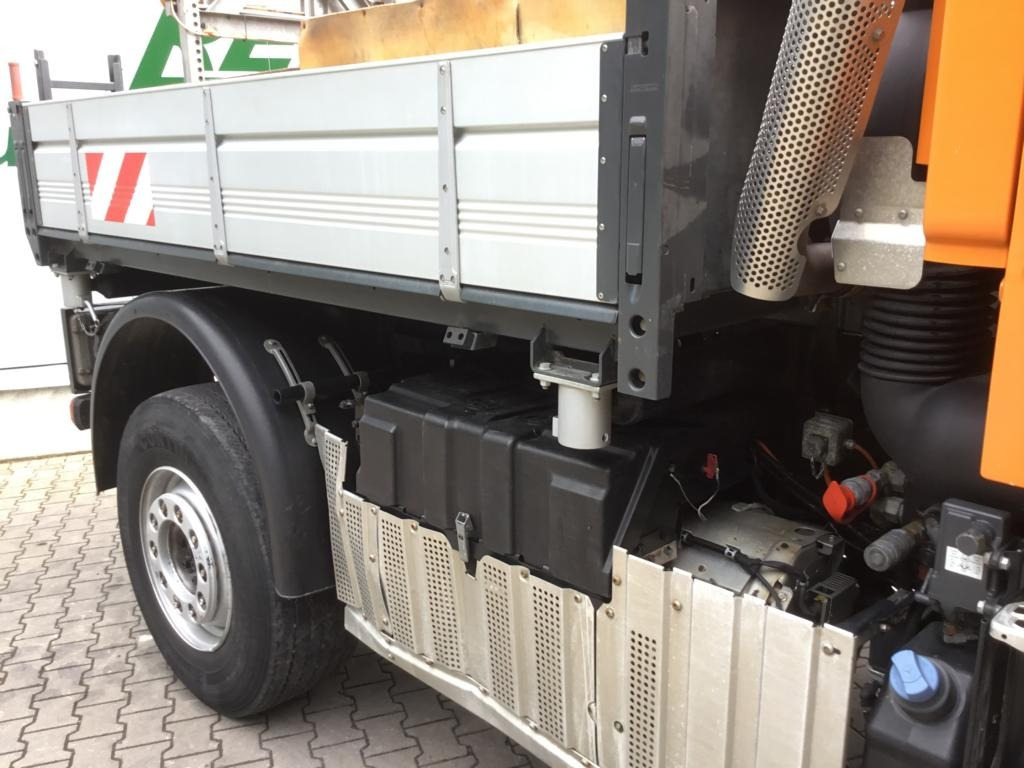 Komunālā/ Specializētā tehnika Mercedes-Benz UNIMOG U 527: foto 9