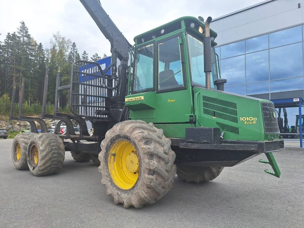 John Deere 1010 D Eco III - Forvarders: foto 1 John Deere 1010 D Eco III - Forvarders: foto 1