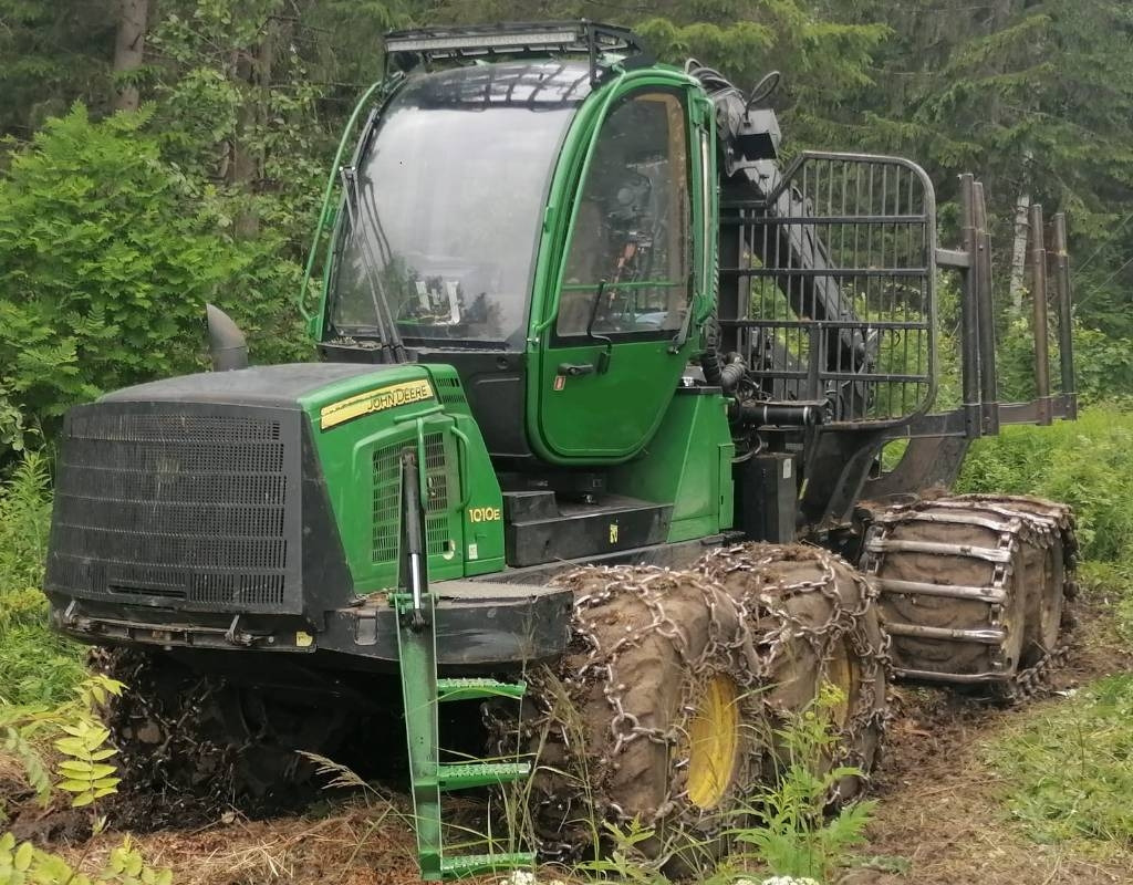 John Deere 1010 E - Forvarders: foto 1 John Deere 1010 E - Forvarders: foto 1