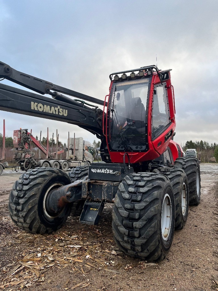 Komatsu 911 - Harvesters: foto 1 Komatsu 911 - Harvesters: foto 1