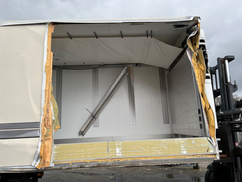 Schmitz Cargobull SKO 24 L Tiefkuhl / Trennwand / EXECUTIVE - Puspiekabe refrižerators: foto 4 Schmitz Cargobull SKO 24 L Tiefkuhl / Trennwand / EXECUTIVE - Puspiekabe refrižerators: foto 4