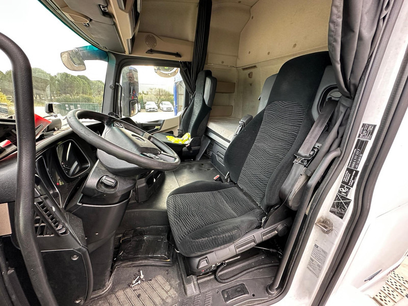 Mercedes-Benz Actros - Vilcējs: foto 5 Mercedes-Benz Actros - Vilcējs: foto 5