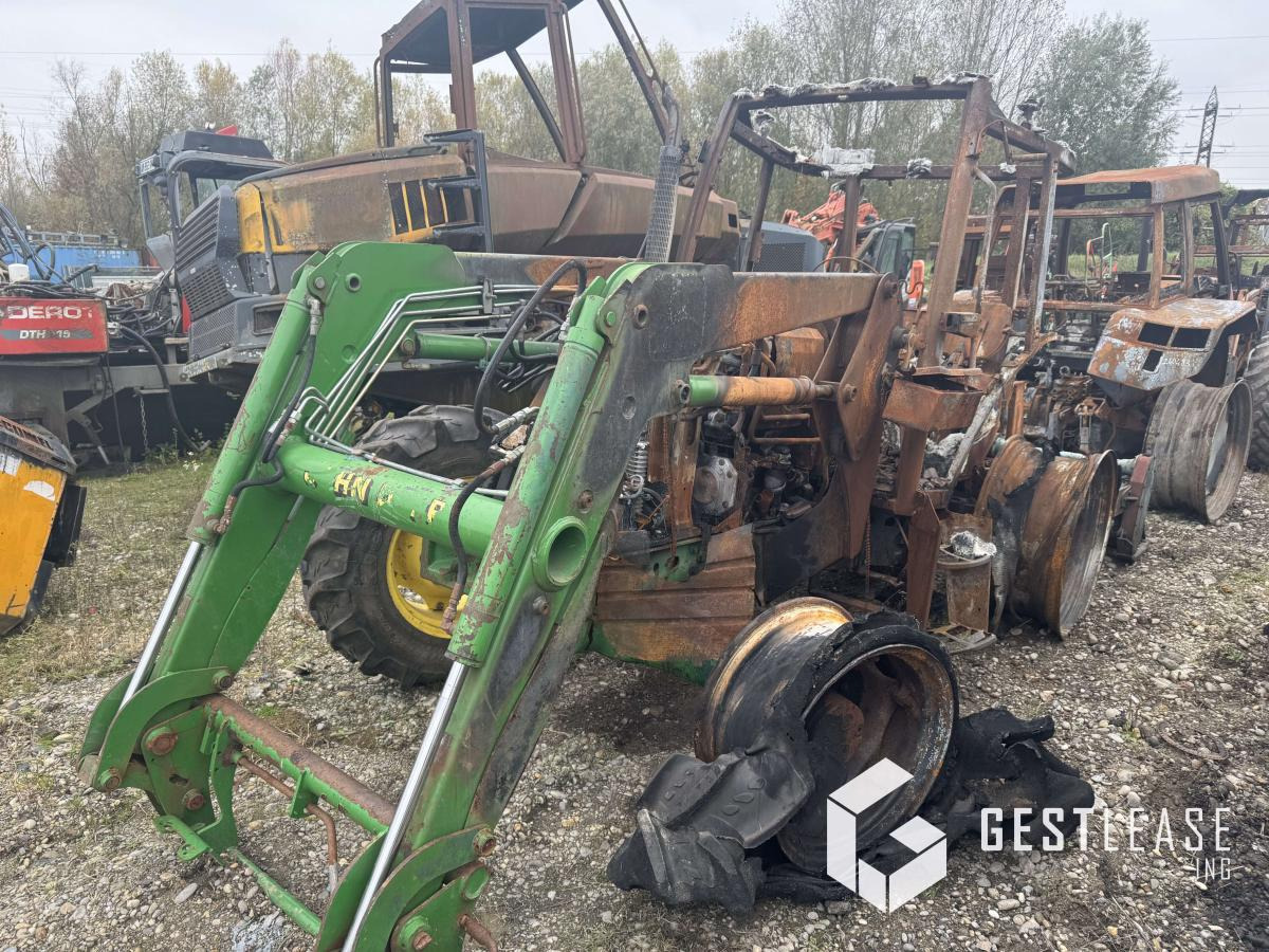 John Deere 5720 - Traktors: foto 1 John Deere 5720 - Traktors: foto 1