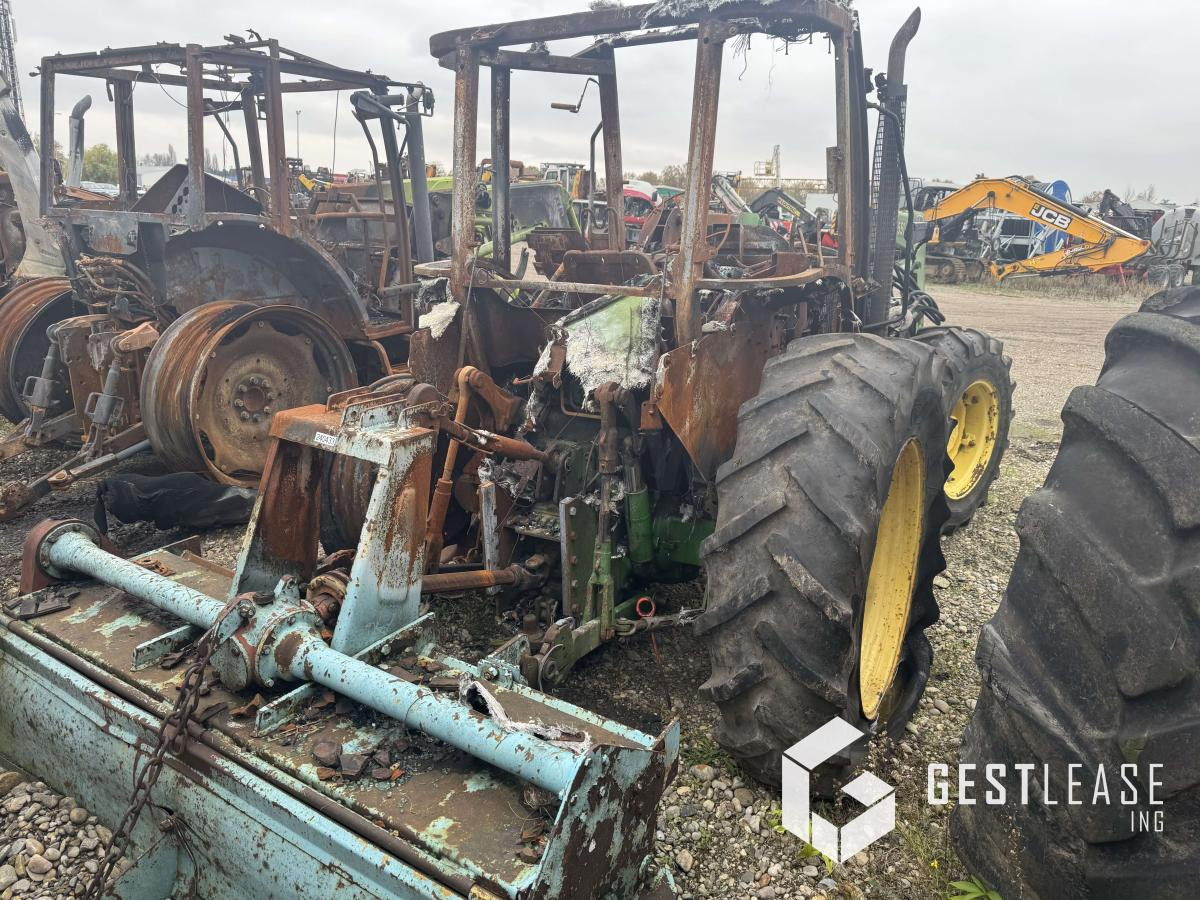 John Deere 5720 - Traktors: foto 3 John Deere 5720 - Traktors: foto 3