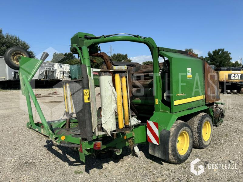 John Deere 744 - Rituļu prese: foto 2 John Deere 744 - Rituļu prese: foto 2