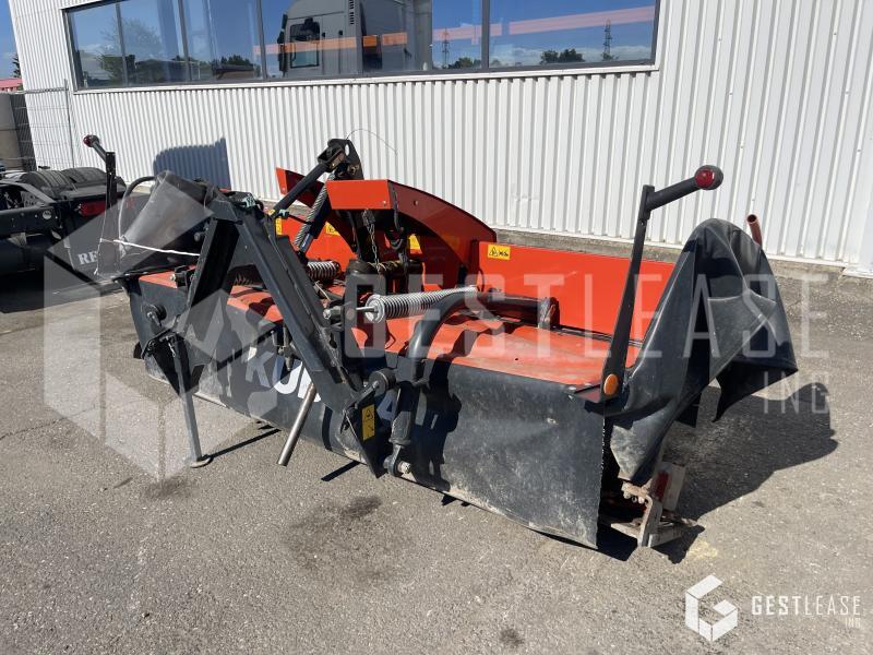 Kubota DM4032 - Pļāvējs: foto 1 Kubota DM4032 - Pļāvējs: foto 1