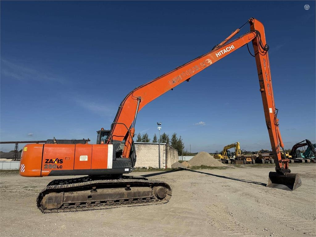 Hitachi ZX 250 LC-3 , 21 M , 800 mm - Kāpurķēžu ekskavators: foto 5 Hitachi ZX 250 LC-3 , 21 M , 800 mm - Kāpurķēžu ekskavators: foto 5