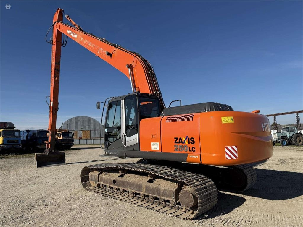 Hitachi ZX 250 LC-3 , 21 M , 800 mm - Kāpurķēžu ekskavators: foto 3 Hitachi ZX 250 LC-3 , 21 M , 800 mm - Kāpurķēžu ekskavators: foto 3