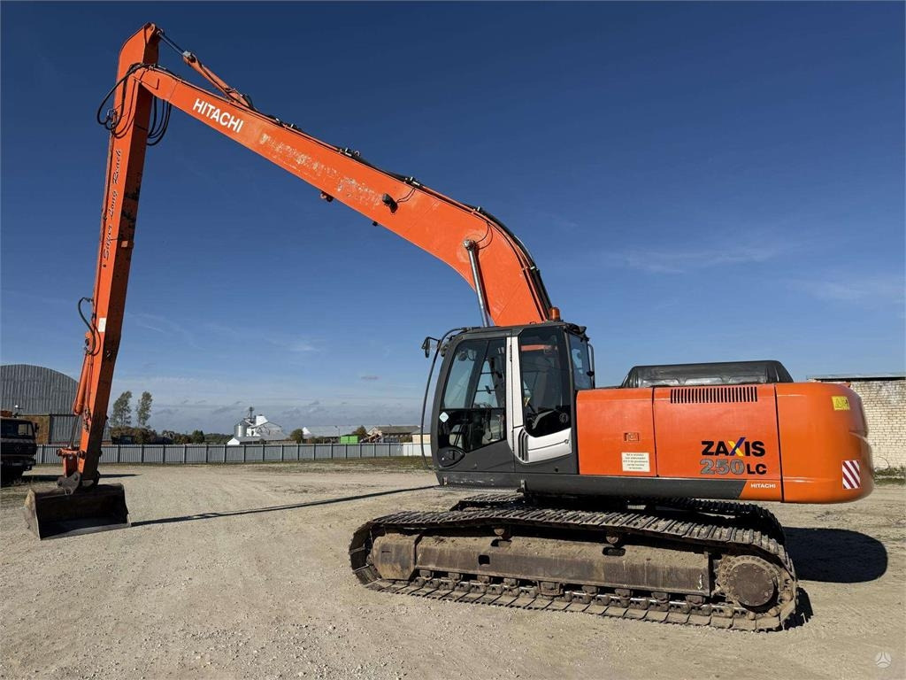 Hitachi ZX 250 LC-3 , 21 M , 800 mm - Kāpurķēžu ekskavators: foto 2 Hitachi ZX 250 LC-3 , 21 M , 800 mm - Kāpurķēžu ekskavators: foto 2