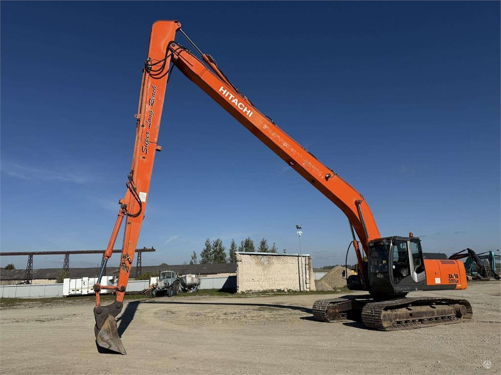 Hitachi ZX 250 LC-3 , 21 M , 800 mm - Kāpurķēžu ekskavators: foto 1 Hitachi ZX 250 LC-3 , 21 M , 800 mm - Kāpurķēžu ekskavators: foto 1