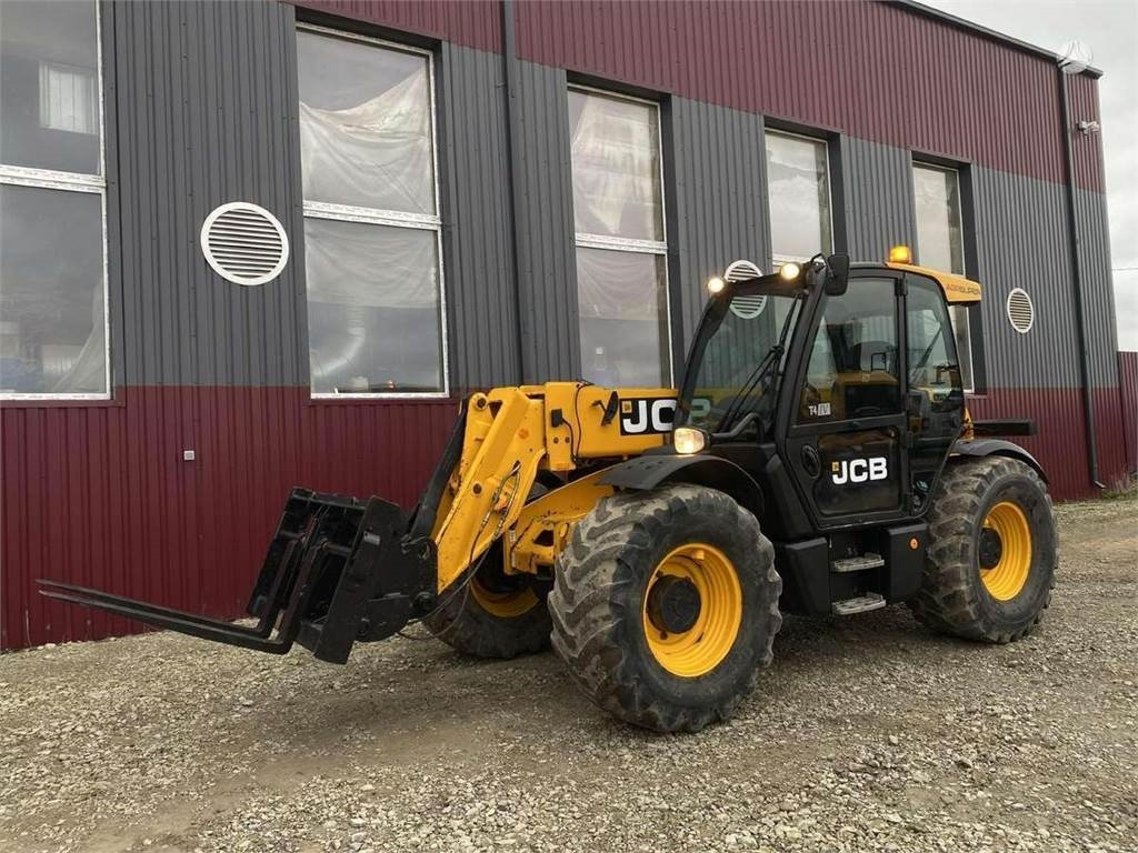 JCB 541-70 AgriSuper, 40 km/h - Teleskopiskais iekrāvējs: foto 3 JCB 541-70 AgriSuper, 40 km/h - Teleskopiskais iekrāvējs: foto 3