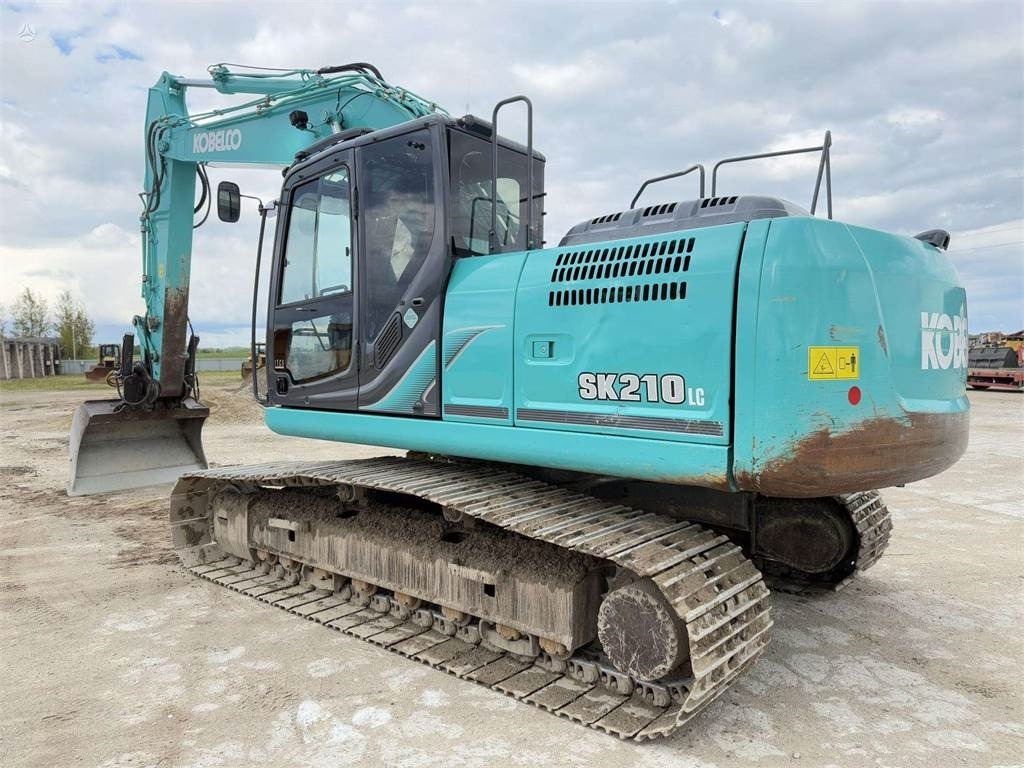 Kobelco SK 210 LC-9 - Kāpurķēžu ekskavators: foto 3 Kobelco SK 210 LC-9 - Kāpurķēžu ekskavators: foto 3