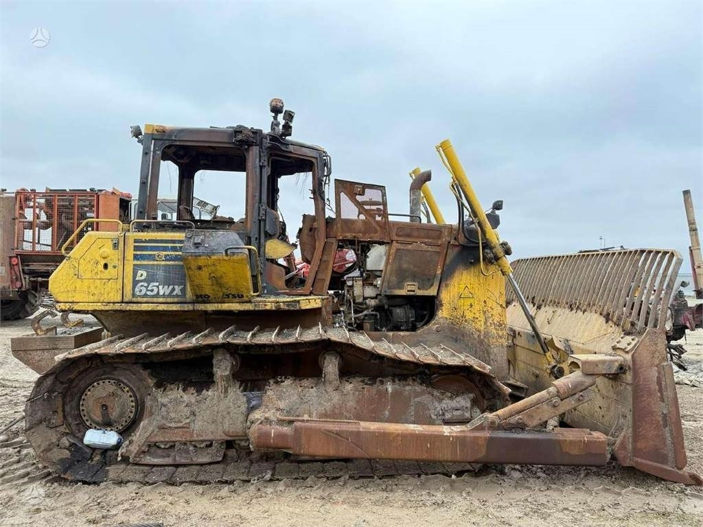 Komatsu D65WX-18 - Buldozers: foto 5 Komatsu D65WX-18 - Buldozers: foto 5