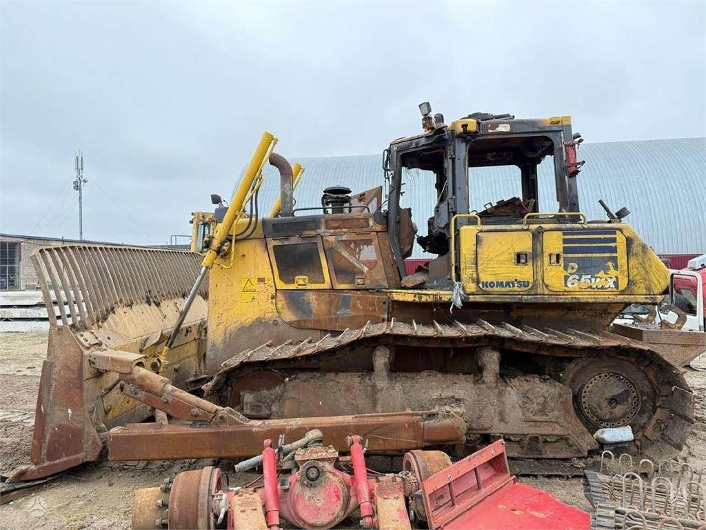 Komatsu D65WX-18 - Buldozers: foto 2 Komatsu D65WX-18 - Buldozers: foto 2