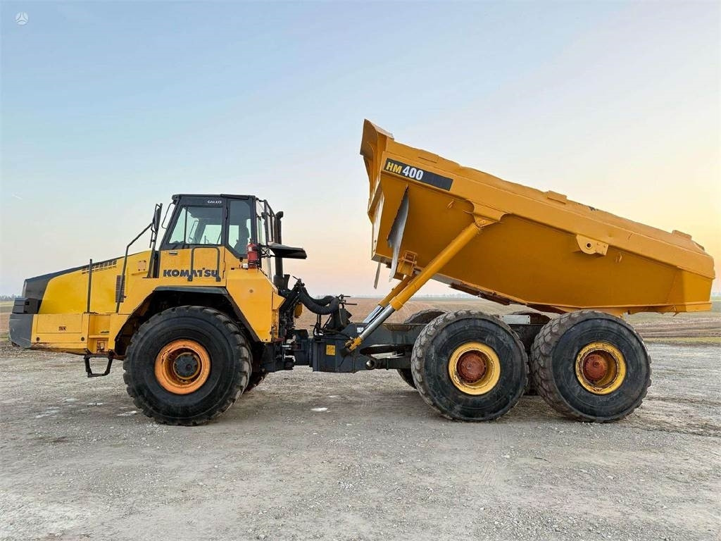 Komatsu HM 400-2 - Artikulētias pašizgāzējs: foto 2 Komatsu HM 400-2 - Artikulētias pašizgāzējs: foto 2