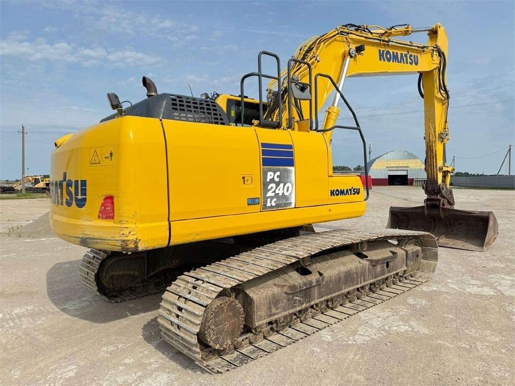 Komatsu PC 240 LC-10 - Kāpurķēžu ekskavators: foto 4 Komatsu PC 240 LC-10 - Kāpurķēžu ekskavators: foto 4