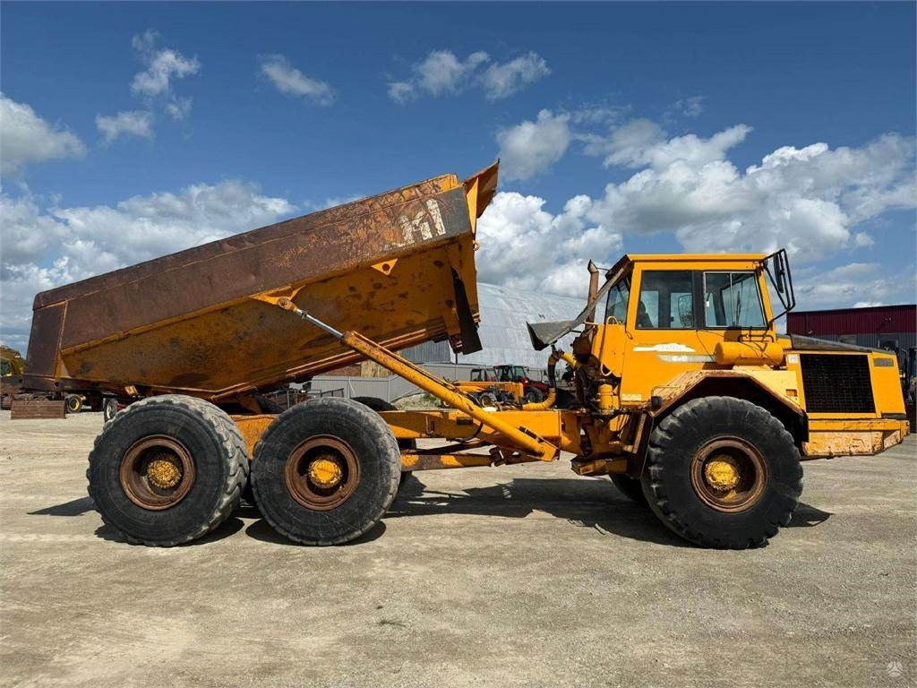 Volvo A25C, Nr. 5 - Artikulētias pašizgāzējs: foto 3 Volvo A25C, Nr. 5 - Artikulētias pašizgāzējs: foto 3