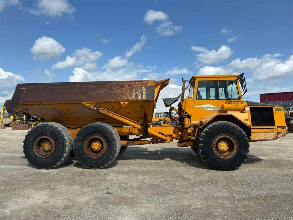 Volvo A25C, Nr. 5 - Artikulētias pašizgāzējs: foto 4 Volvo A25C, Nr. 5 - Artikulētias pašizgāzējs: foto 4