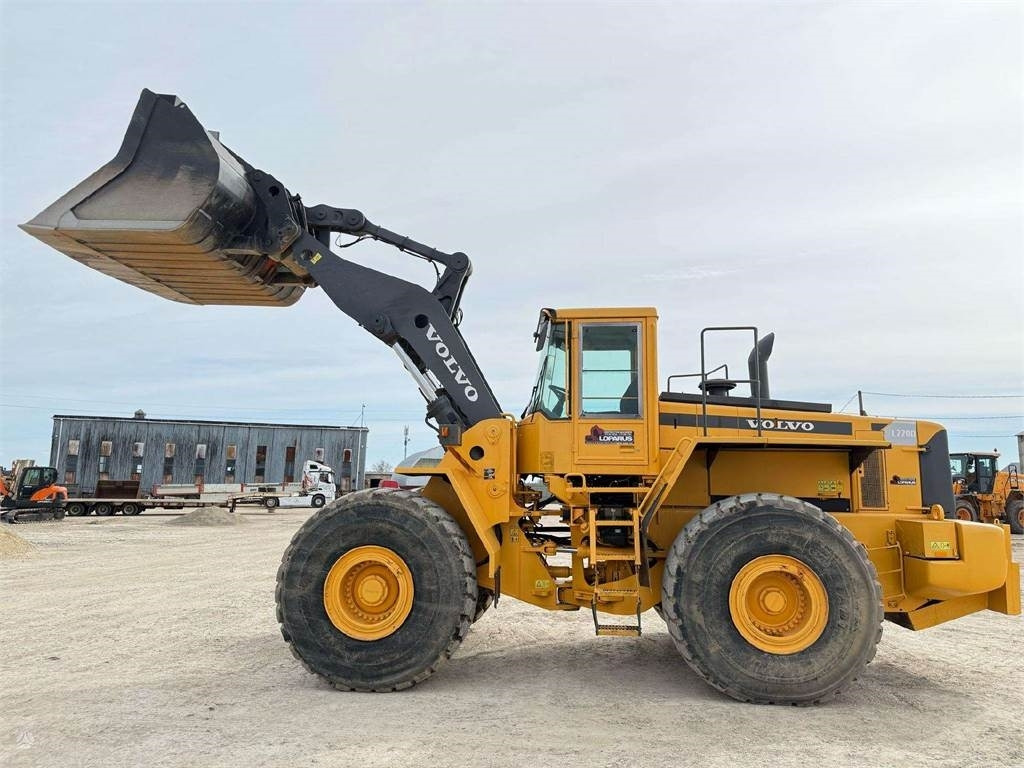 Volvo L 220 D, Quick hitch, Third l - Riteņu iekrāvējs: foto 4 Volvo L 220 D, Quick hitch, Third l - Riteņu iekrāvējs: foto 4