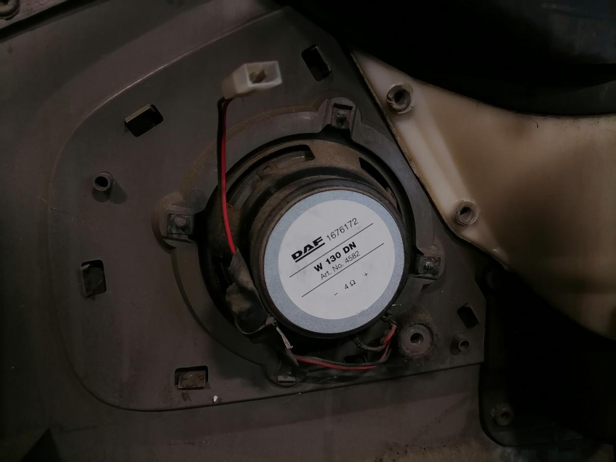 DAF Door trim panel 1665969 - Durvis un rezerves daļas - Kravas automašīna: foto 3 DAF Door trim panel 1665969 - Durvis un rezerves daļas - Kravas automašīna: foto 3