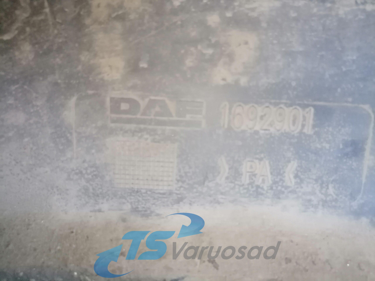 DAF Fan shroud 1692901 - Radiators - Kravas automašīna: foto 4 DAF Fan shroud 1692901 - Radiators - Kravas automašīna: foto 4