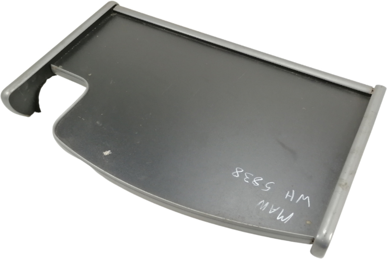 MAN Armatuurlaua pealne lisalaud - Universāla rezerves daļa - Kravas automašīna: foto 1 MAN Armatuurlaua pealne lisalaud - Universāla rezerves daļa - Kravas automašīna: foto 1