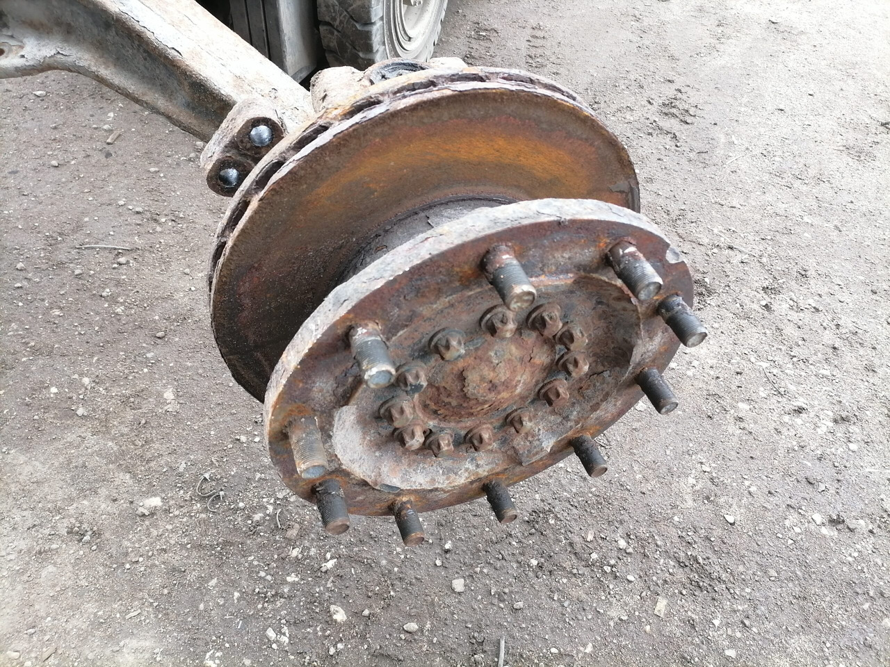 MAN Axel housing 81441013143 - Priekšējā ass - Kravas automašīna: foto 2 MAN Axel housing 81441013143 - Priekšējā ass - Kravas automašīna: foto 2