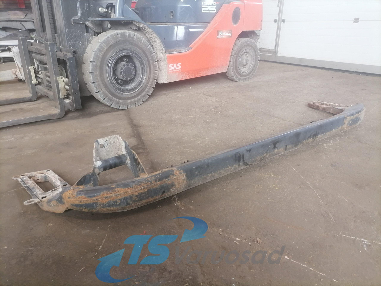 MAN Bumper 81416505013 - Buferis - Kravas automašīna: foto 3 MAN Bumper 81416505013 - Buferis - Kravas automašīna: foto 3