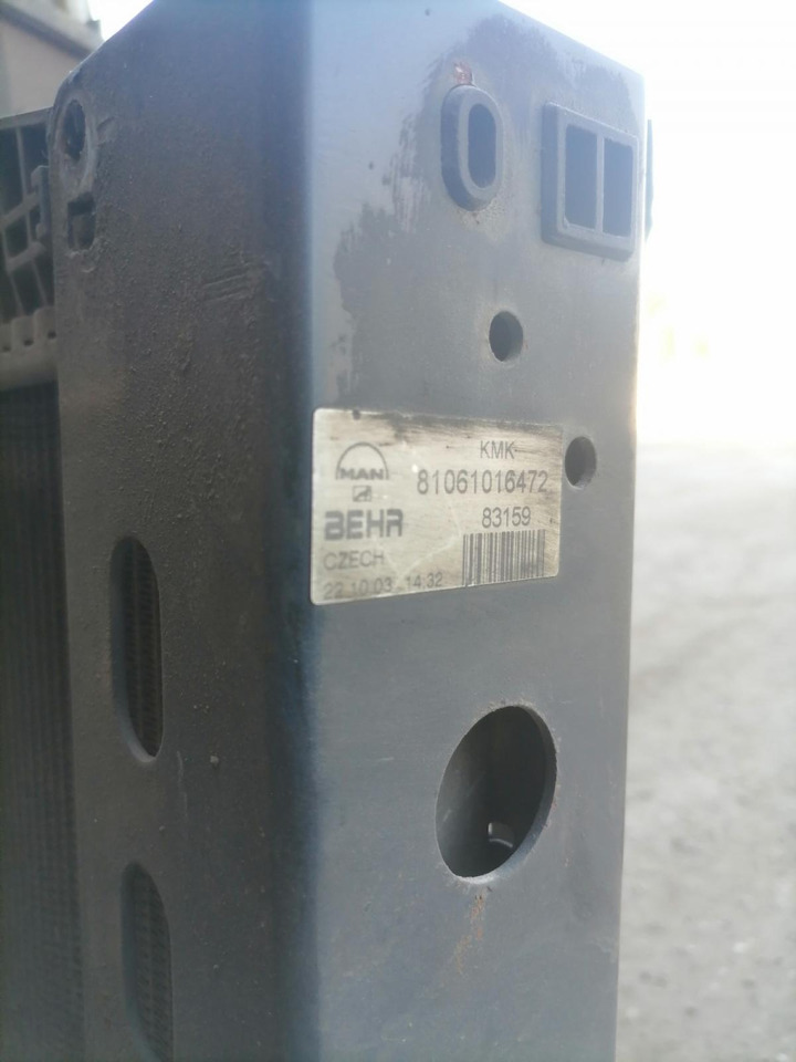 MAN Cooling radiator 81061016472 - Radiators - Kravas automašīna: foto 3 MAN Cooling radiator 81061016472 - Radiators - Kravas automašīna: foto 3