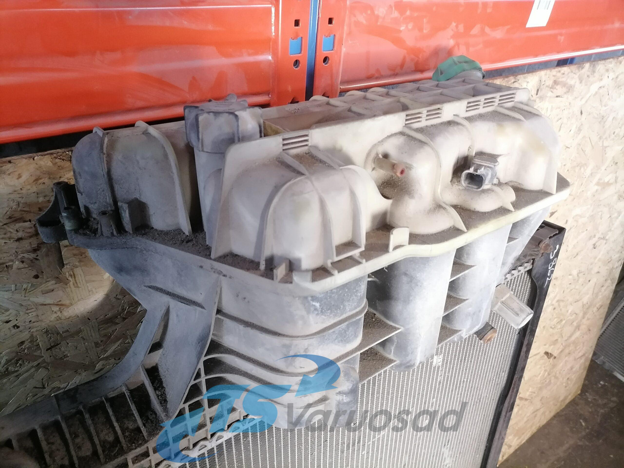 MAN Cooling radiator 81061016512 - Radiators - Kravas automašīna: foto 4 MAN Cooling radiator 81061016512 - Radiators - Kravas automašīna: foto 4