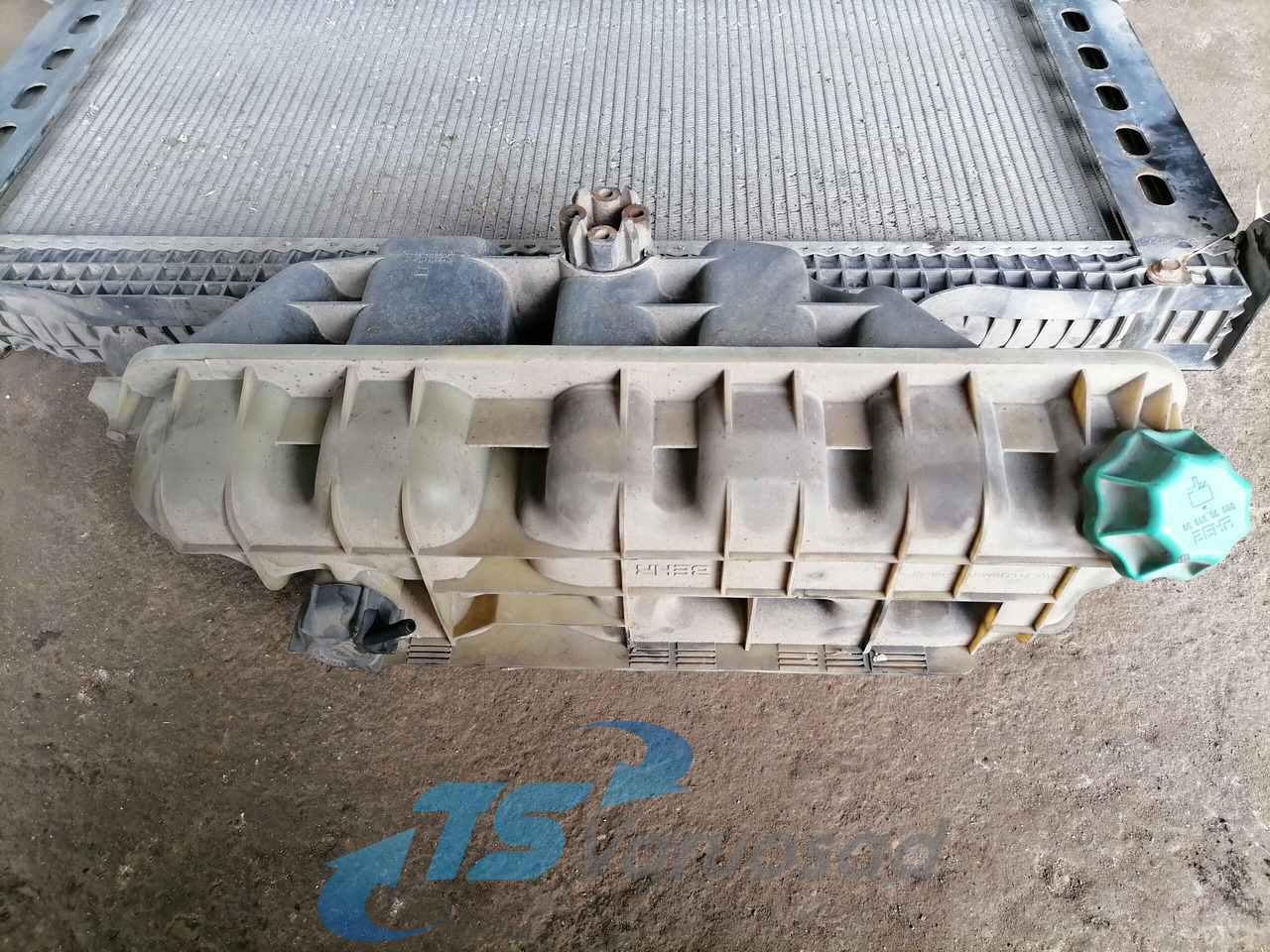 MAN Cooling radiator 81061016512 - Radiators - Kravas automašīna: foto 5 MAN Cooling radiator 81061016512 - Radiators - Kravas automašīna: foto 5