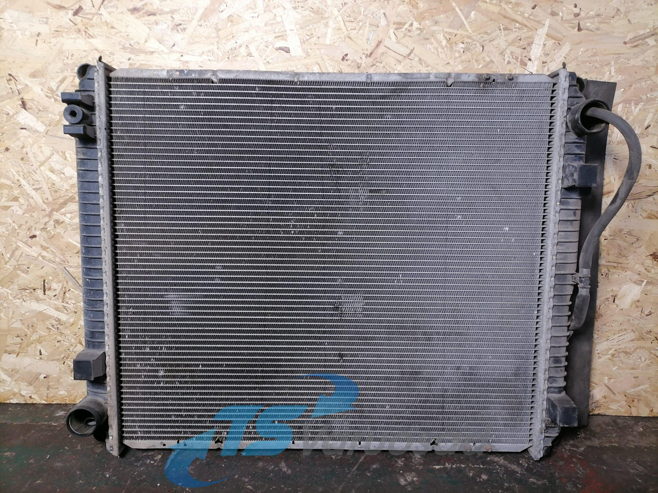 MAN Cooling radiator 8106116493 - Radiators - Kravas automašīna: foto 1 MAN Cooling radiator 8106116493 - Radiators - Kravas automašīna: foto 1