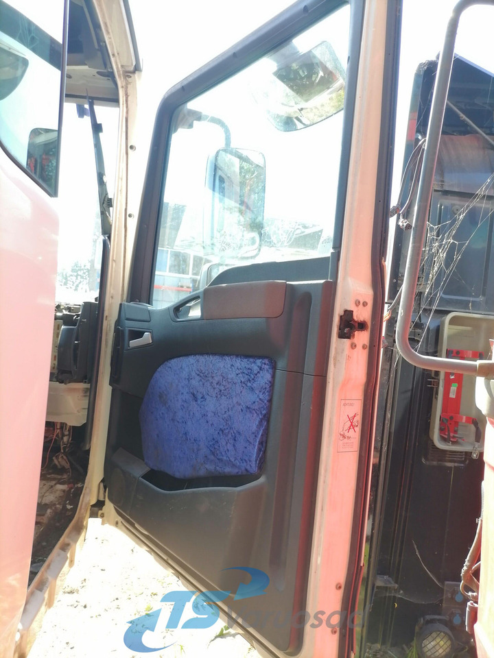 MAN Door 81626004130 - Durvis un rezerves daļas - Kravas automašīna: foto 4 MAN Door 81626004130 - Durvis un rezerves daļas - Kravas automašīna: foto 4