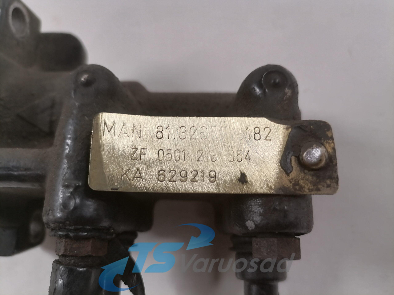 MAN Gear control 81326556182 - Pārnesumkārba un rezerves daļas - Kravas automašīna: foto 4 MAN Gear control 81326556182 - Pārnesumkārba un rezerves daļas - Kravas automašīna: foto 4