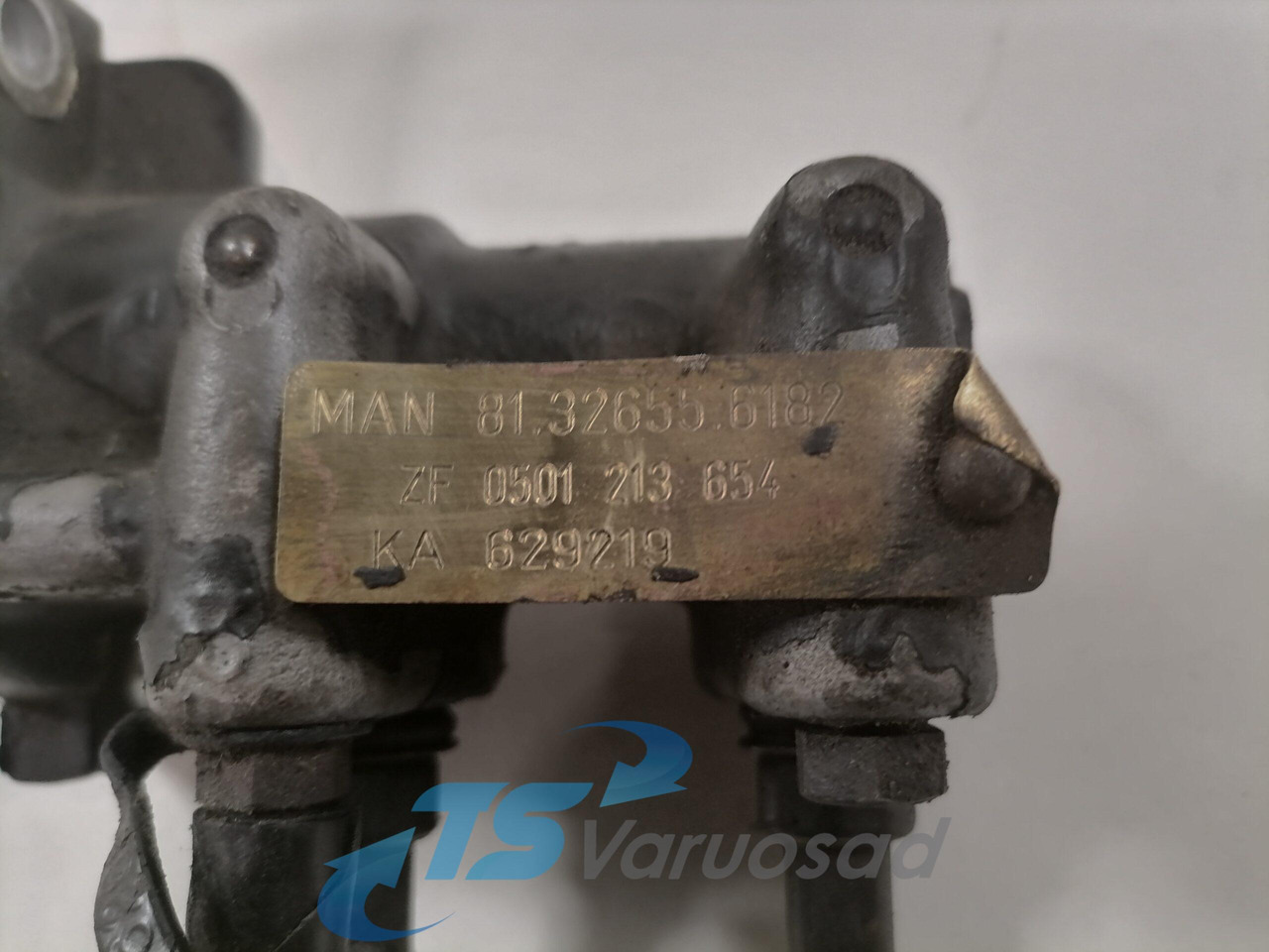 MAN Gear control 81326556182 - Pārnesumkārba un rezerves daļas - Kravas automašīna: foto 4 MAN Gear control 81326556182 - Pārnesumkārba un rezerves daļas - Kravas automašīna: foto 4
