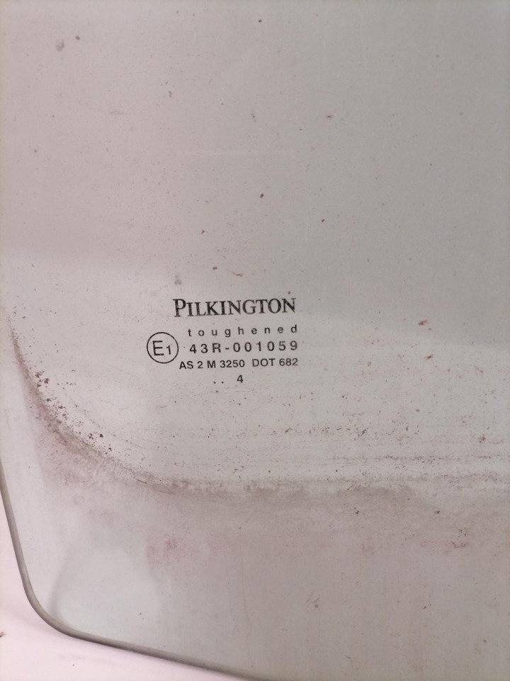 MAN Küljeklaas, parem 81626507002 - Logs un rezerves daļas - Kravas automašīna: foto 3 MAN Küljeklaas, parem 81626507002 - Logs un rezerves daļas - Kravas automašīna: foto 3