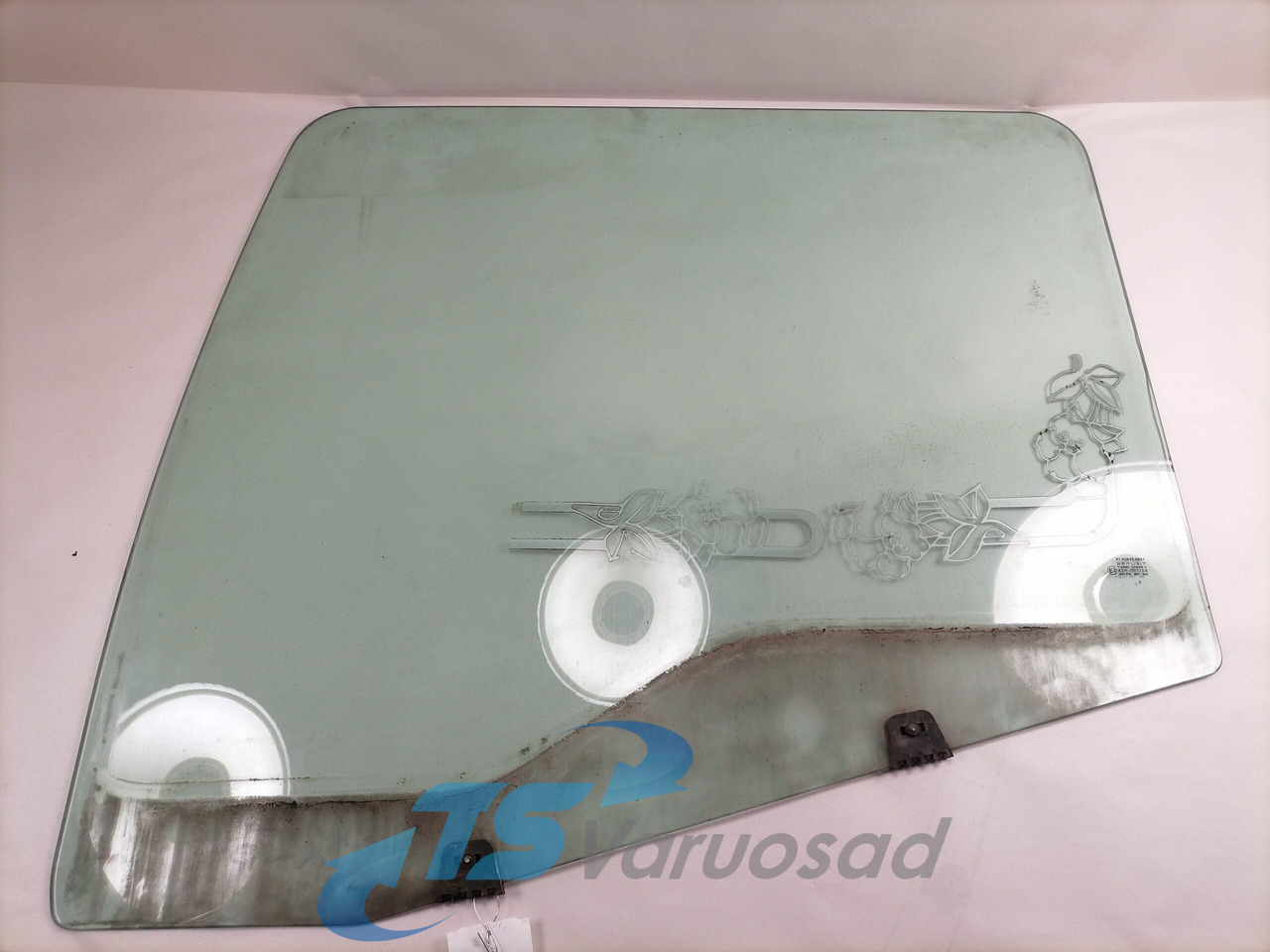 MAN Küljeklaas, vasak 81626450039 - Logs un rezerves daļas - Kravas automašīna: foto 1 MAN Küljeklaas, vasak 81626450039 - Logs un rezerves daļas - Kravas automašīna: foto 1