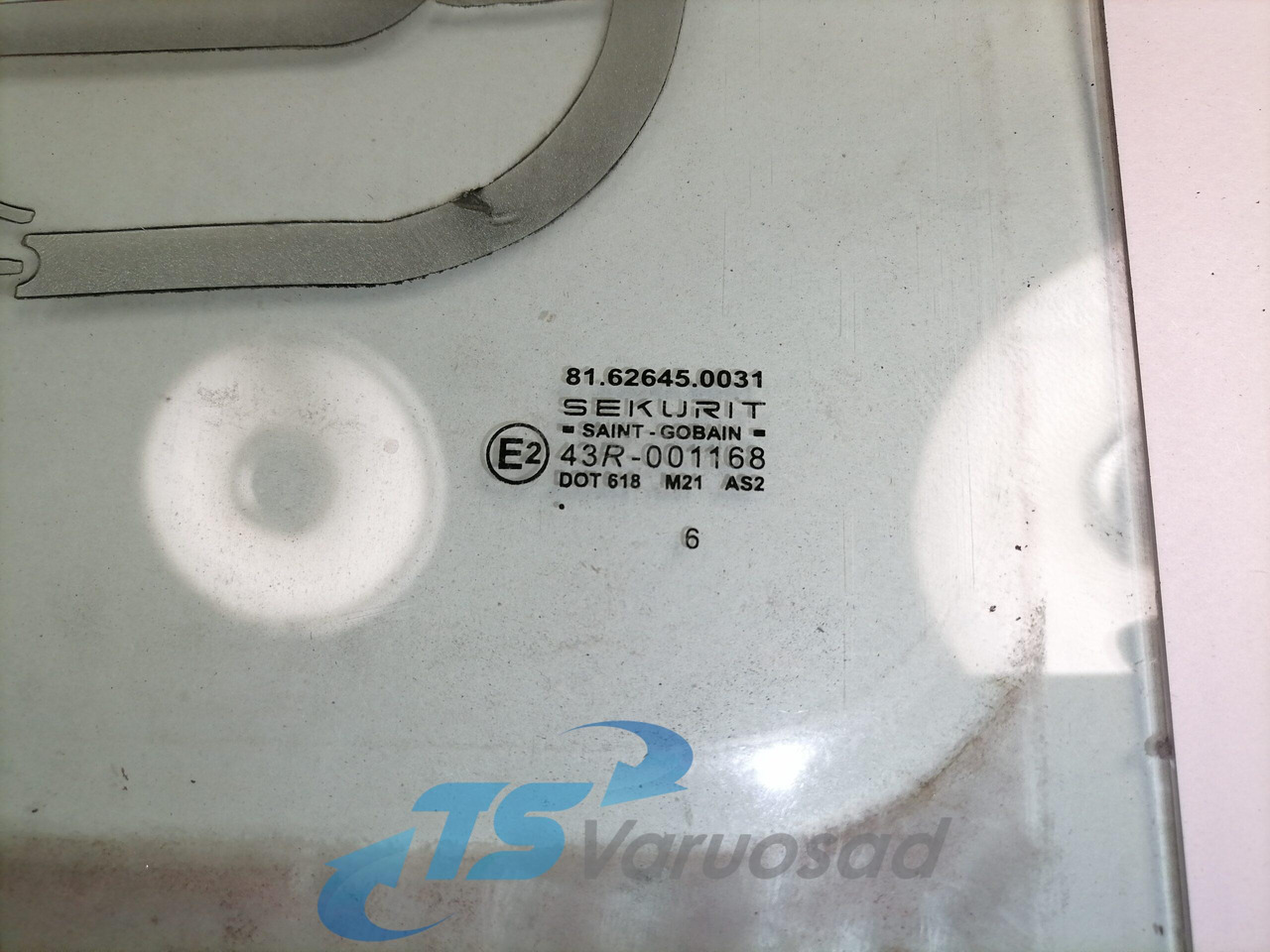 MAN Küljeklaas, vasak 81626450039 - Logs un rezerves daļas - Kravas automašīna: foto 3 MAN Küljeklaas, vasak 81626450039 - Logs un rezerves daļas - Kravas automašīna: foto 3