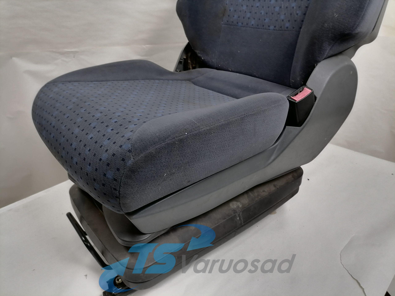 MAN Passenger seat 81623076150 - Sēdeklis - Kravas automašīna: foto 4 MAN Passenger seat 81623076150 - Sēdeklis - Kravas automašīna: foto 4