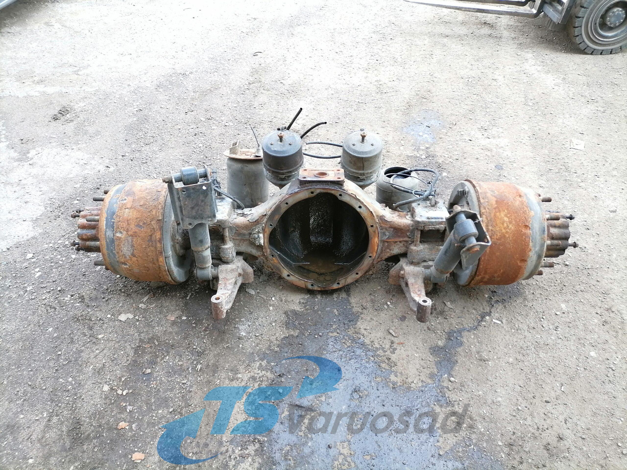 MAN Rear axel housing 81350027176 - Asis un rezerves daļas - Kravas automašīna: foto 1 MAN Rear axel housing 81350027176 - Asis un rezerves daļas - Kravas automašīna: foto 1
