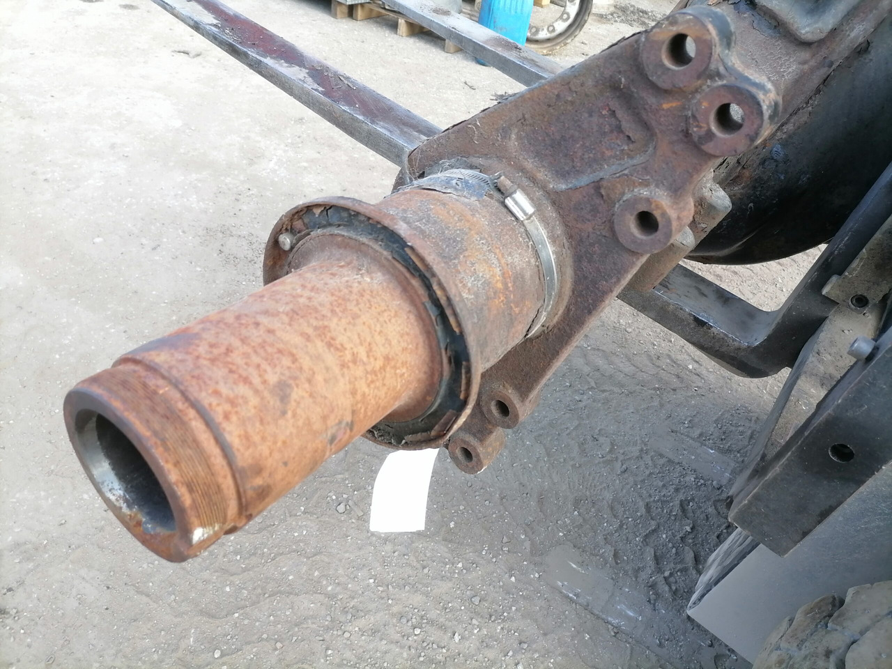 MAN Rear axel housing 81354015434 - Asis un rezerves daļas - Kravas automašīna: foto 3 MAN Rear axel housing 81354015434 - Asis un rezerves daļas - Kravas automašīna: foto 3