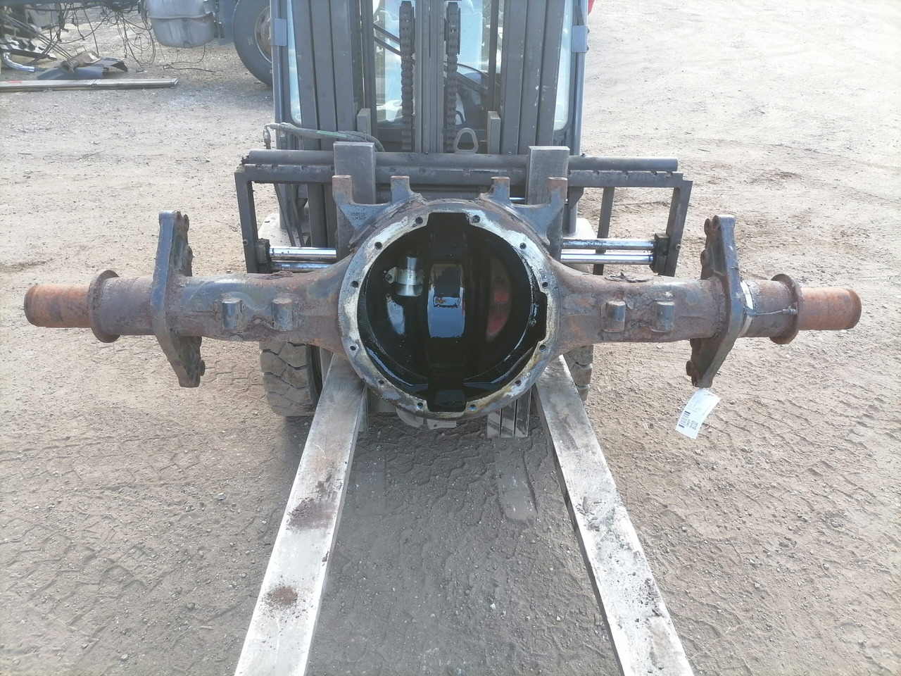 MAN Rear axel housing 81354015434 - Asis un rezerves daļas - Kravas automašīna: foto 1 MAN Rear axel housing 81354015434 - Asis un rezerves daļas - Kravas automašīna: foto 1