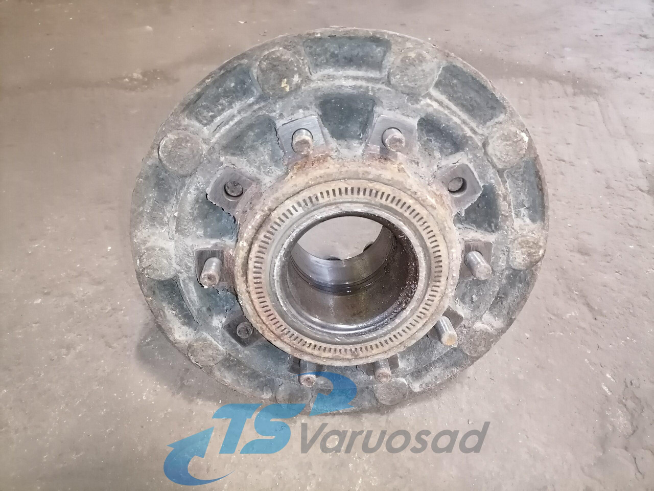 MAN Rear axel hub 81357010155 - Rumba - Kravas automašīna: foto 2 MAN Rear axel hub 81357010155 - Rumba - Kravas automašīna: foto 2