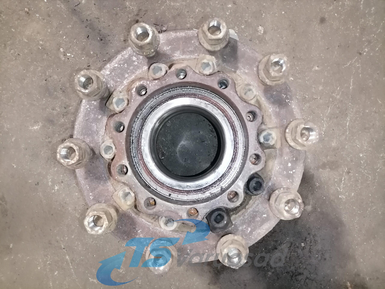 MAN Rear axel hub 81357010155 - Rumba - Kravas automašīna: foto 4 MAN Rear axel hub 81357010155 - Rumba - Kravas automašīna: foto 4