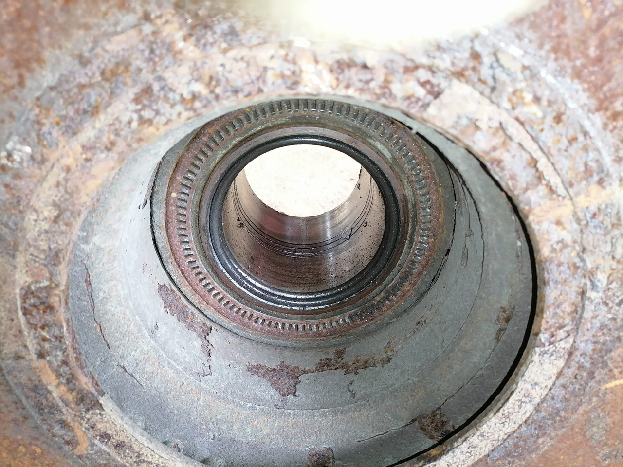 MAN Rear axel hub 81357013155 - Rumba - Kravas automašīna: foto 3 MAN Rear axel hub 81357013155 - Rumba - Kravas automašīna: foto 3