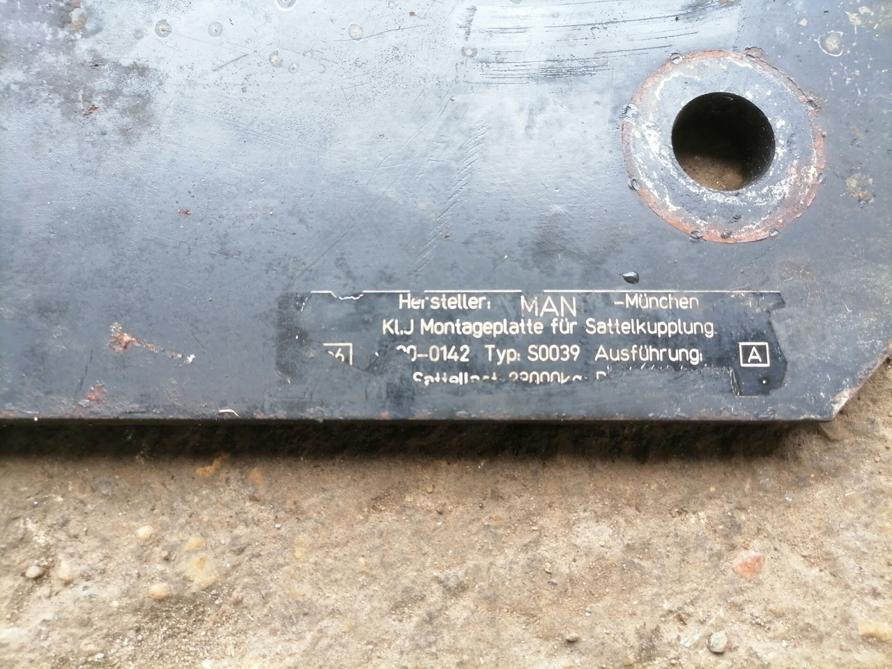 MAN Saddle plate 81427150036 - Seglierīce - Kravas automašīna: foto 4 MAN Saddle plate 81427150036 - Seglierīce - Kravas automašīna: foto 4