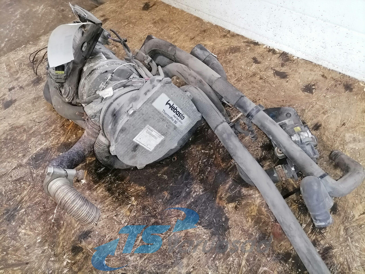 Apsilde/ Ventilācija - Kravas automašīna Mercedes-Benz Auxiliary heater A0014465429: foto 6