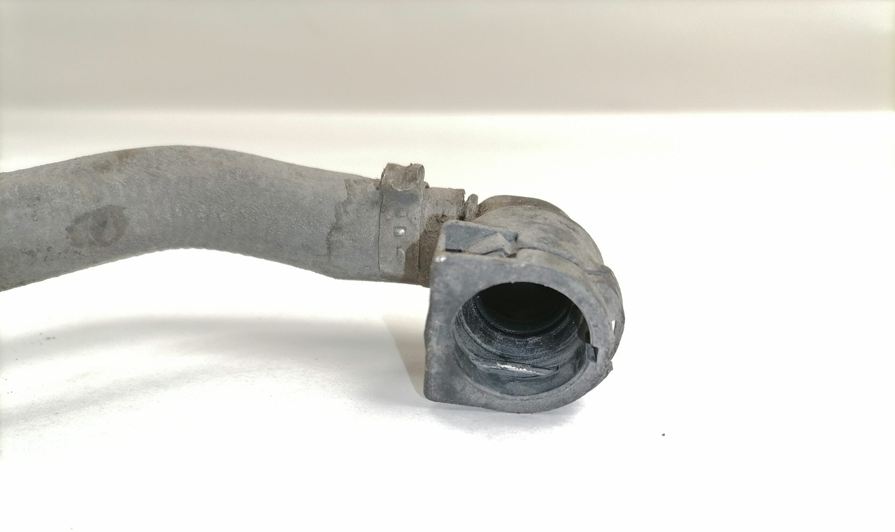 Mercedes-Benz Coolant pipe A4712009652 - Dzesēšanas sistēma - Kravas automašīna: foto 2 Mercedes-Benz Coolant pipe A4712009652 - Dzesēšanas sistēma - Kravas automašīna: foto 2