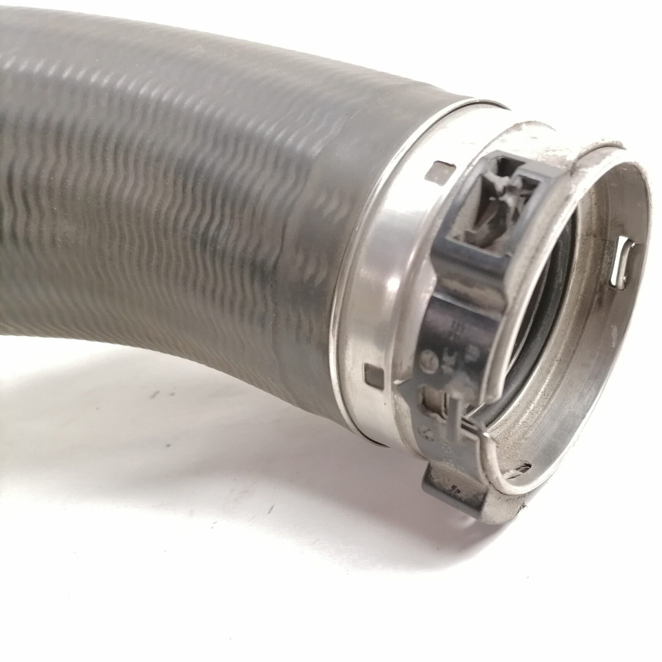 Mercedes-Benz Cooling pipe A9605014584 - Dzesēšanas sistēma - Kravas automašīna: foto 3 Mercedes-Benz Cooling pipe A9605014584 - Dzesēšanas sistēma - Kravas automašīna: foto 3