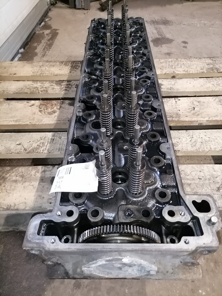 Mercedes-Benz Cylinder head A4710102720 - Motora galva - Kravas automašīna: foto 4 Mercedes-Benz Cylinder head A4710102720 - Motora galva - Kravas automašīna: foto 4